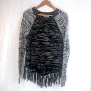 Hollister Fringe Hem Sweater Two Tone Size Medium Boho Hippie Casual